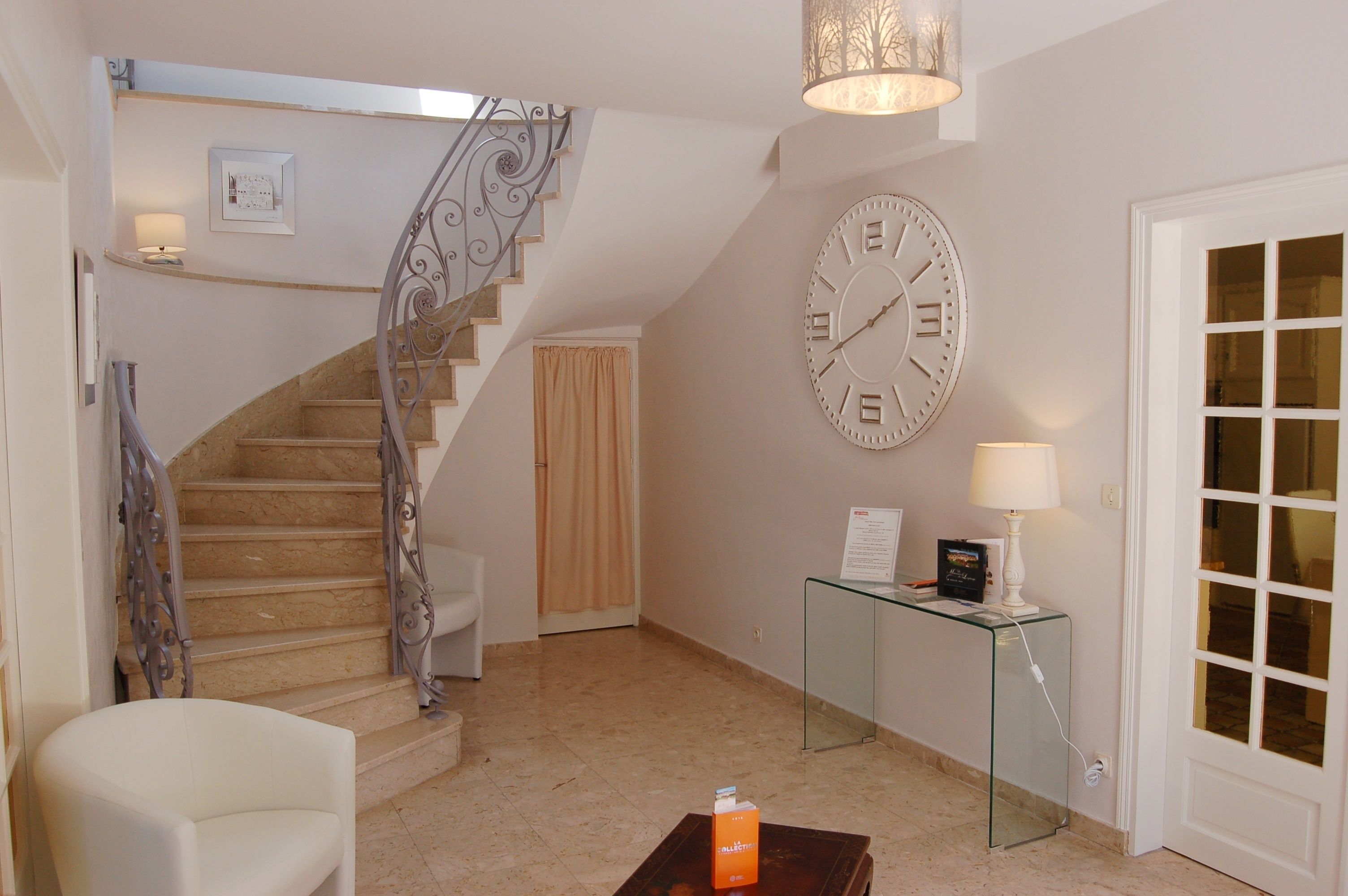 luxury villa, 4 bedrooms, bathtub | balcony