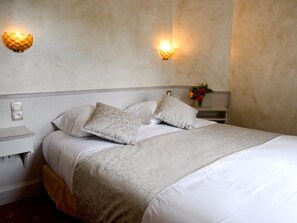 Minibar, rollaway beds, WiFi - Hôtel du Commerce, Laval Est (Inter-Hotel) (Vaiges)