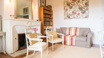 Luxury Suite, Ensuite (Marc-Antoine.) | 1 bedroom, individually decorated, individually furnished