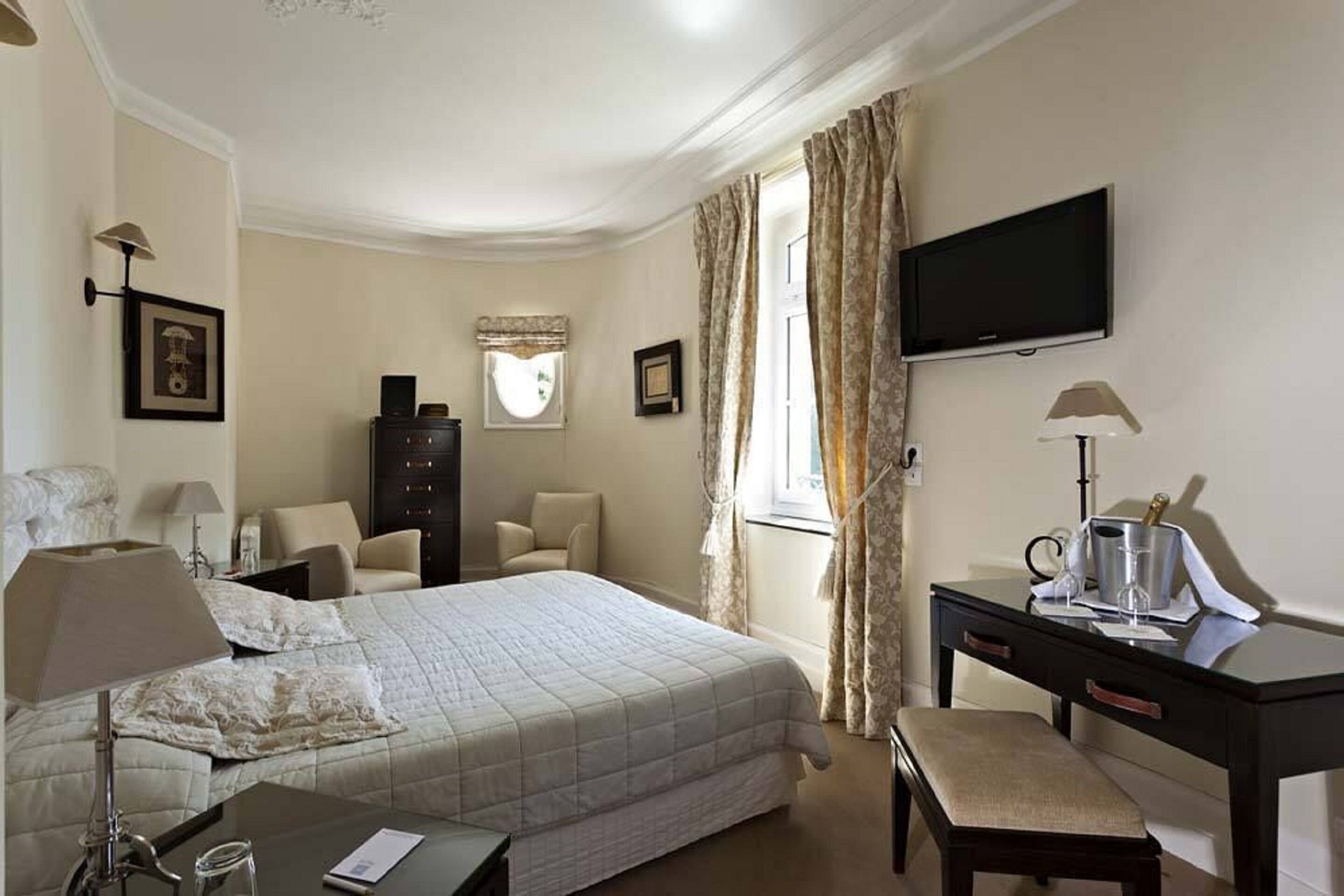 Premium bedding, memory-foam beds, in-room safe, individually decorated