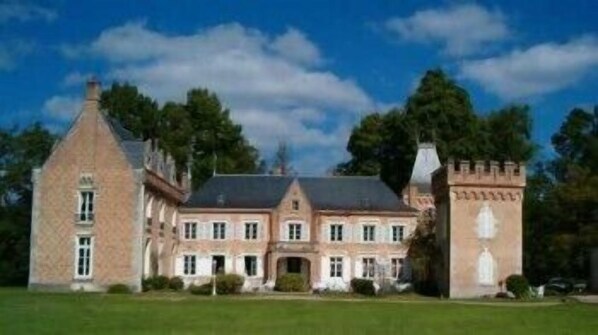 Exterior - Chateau les Muids (La Ferte-Saint-Aubin)