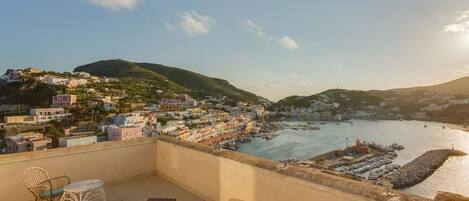 Panoramic-Penthouse, 4 Schlafzimmer, Meerblick | Terrasse/Patio