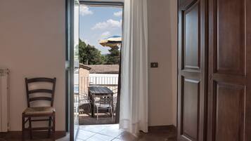 Apartment (6 People) | Individually decorated, individually furnished, rollaway beds, free WiFi