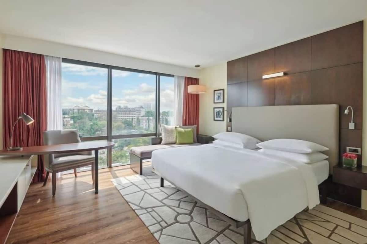 Minibar, in-room safe, desk, soundproofing
