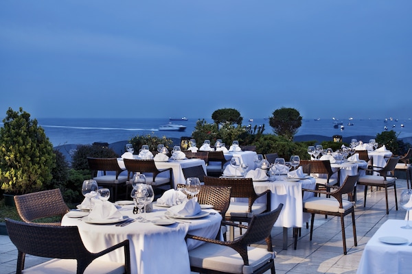 2 restaurants, breakfast, lunch, dinner served; Turkish cuisine