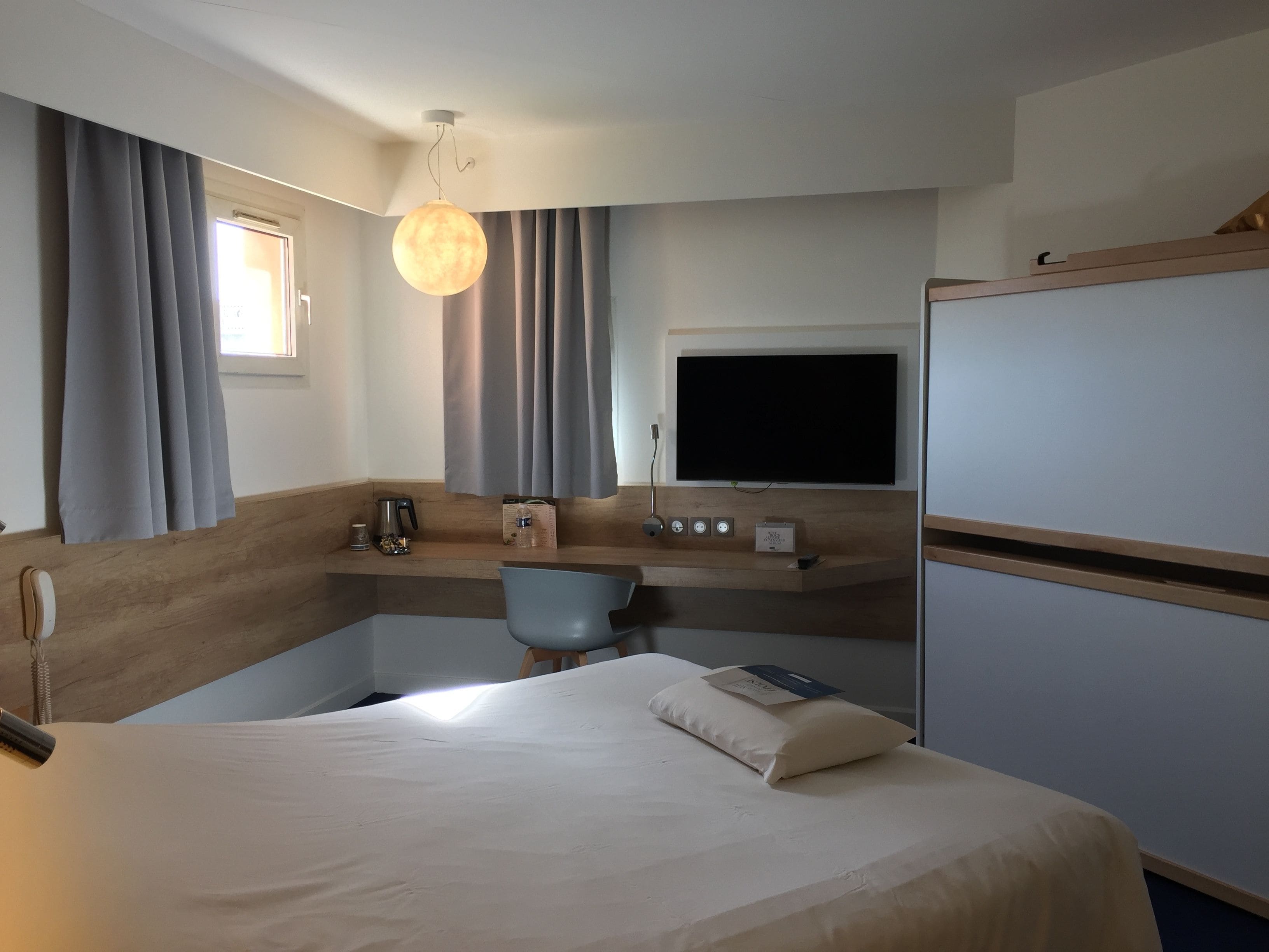 premium bedding, in-room safe, desk, soundproofing