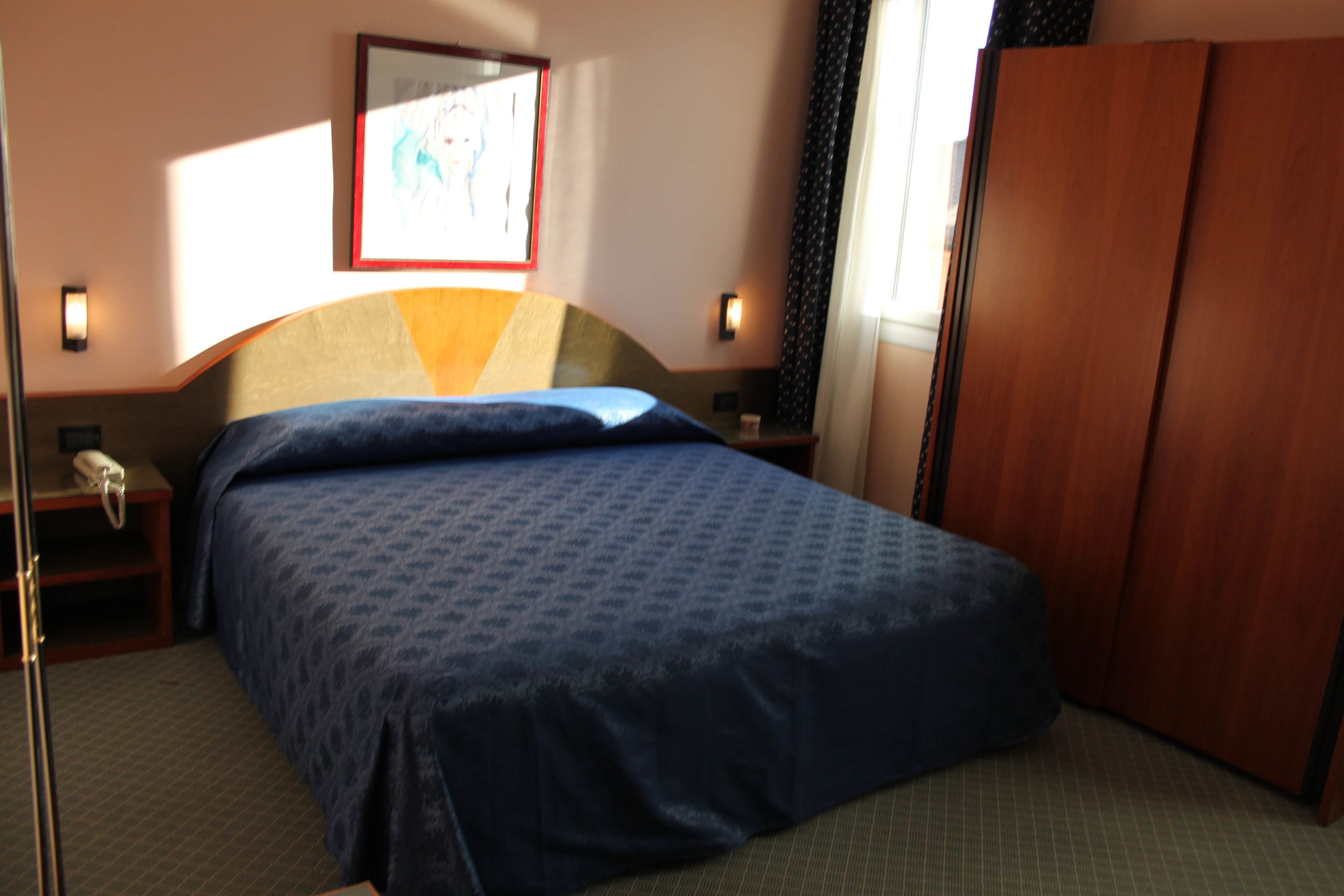 minibar, in-room safe, individually furnished, desk