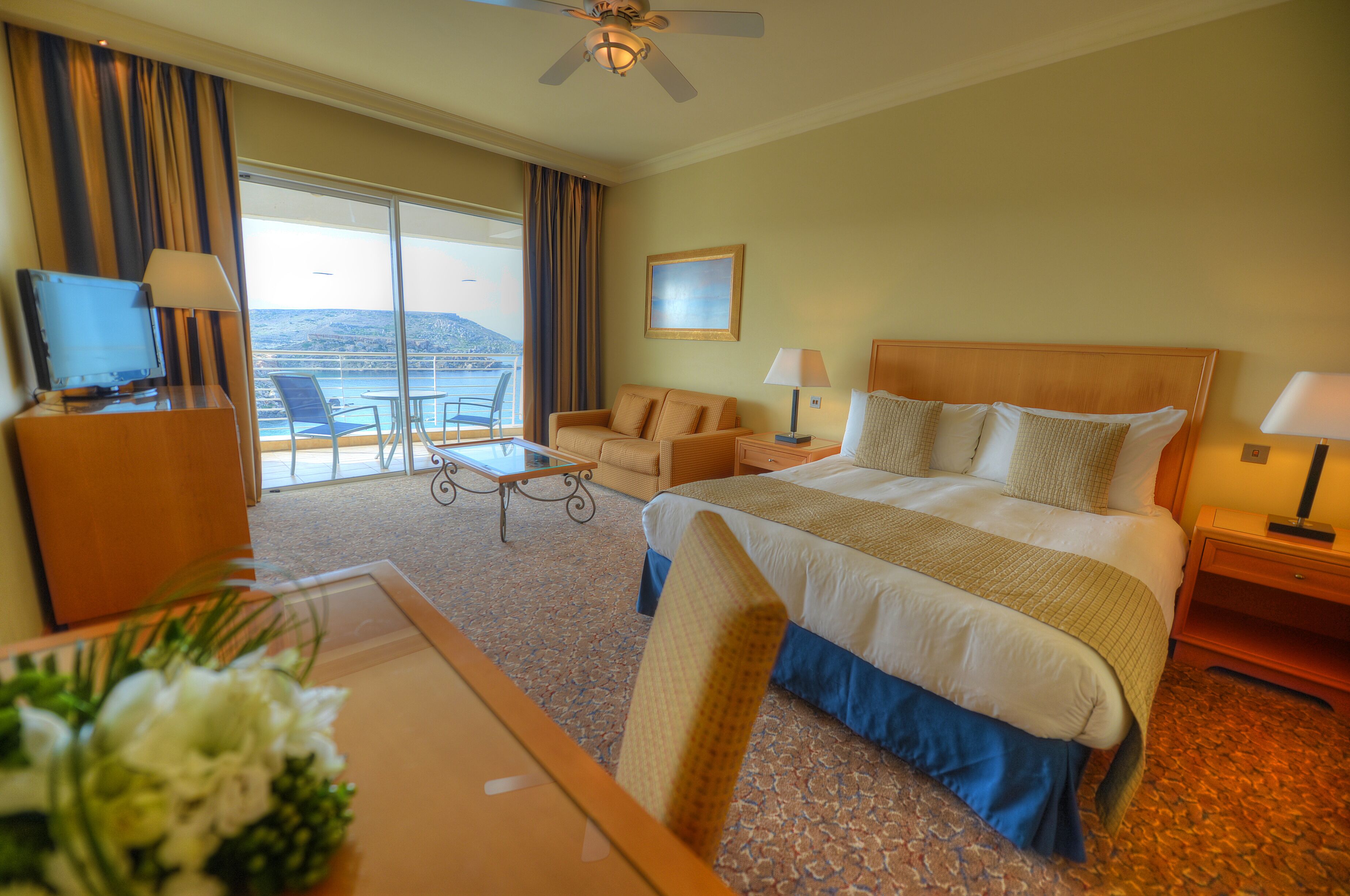 Hypo-allergenic bedding, minibar, in-room safe, desk
