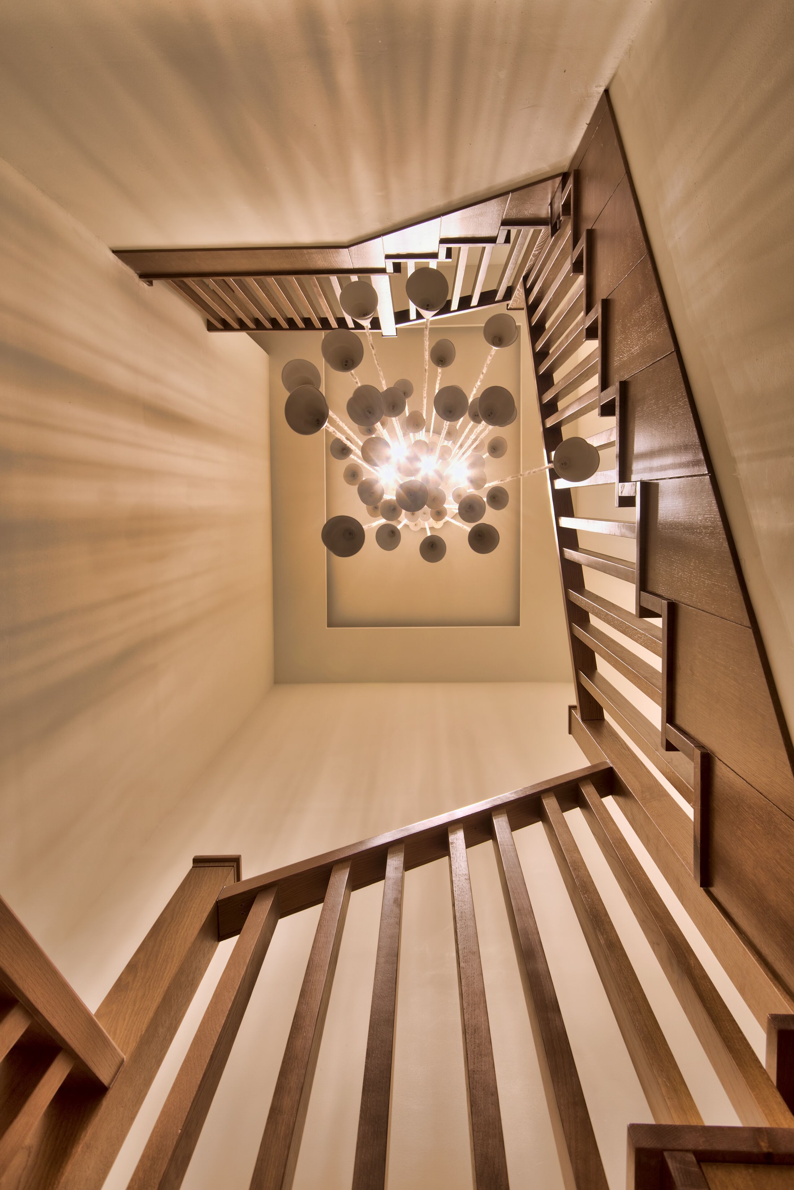 32-inch lcd tv with cable channels, tv, pay films