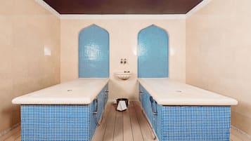 Couples treatment rooms, sauna, hot tub, steam room, Turkish bath