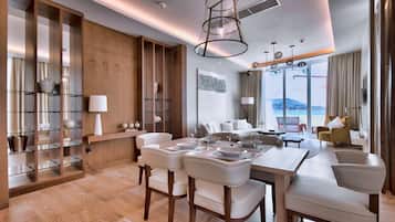 Suite, 3 soverom, sjøutsikt (Sands Tower) | Allergitestet sengetøy, minibar, safe på rommet og skrivebord