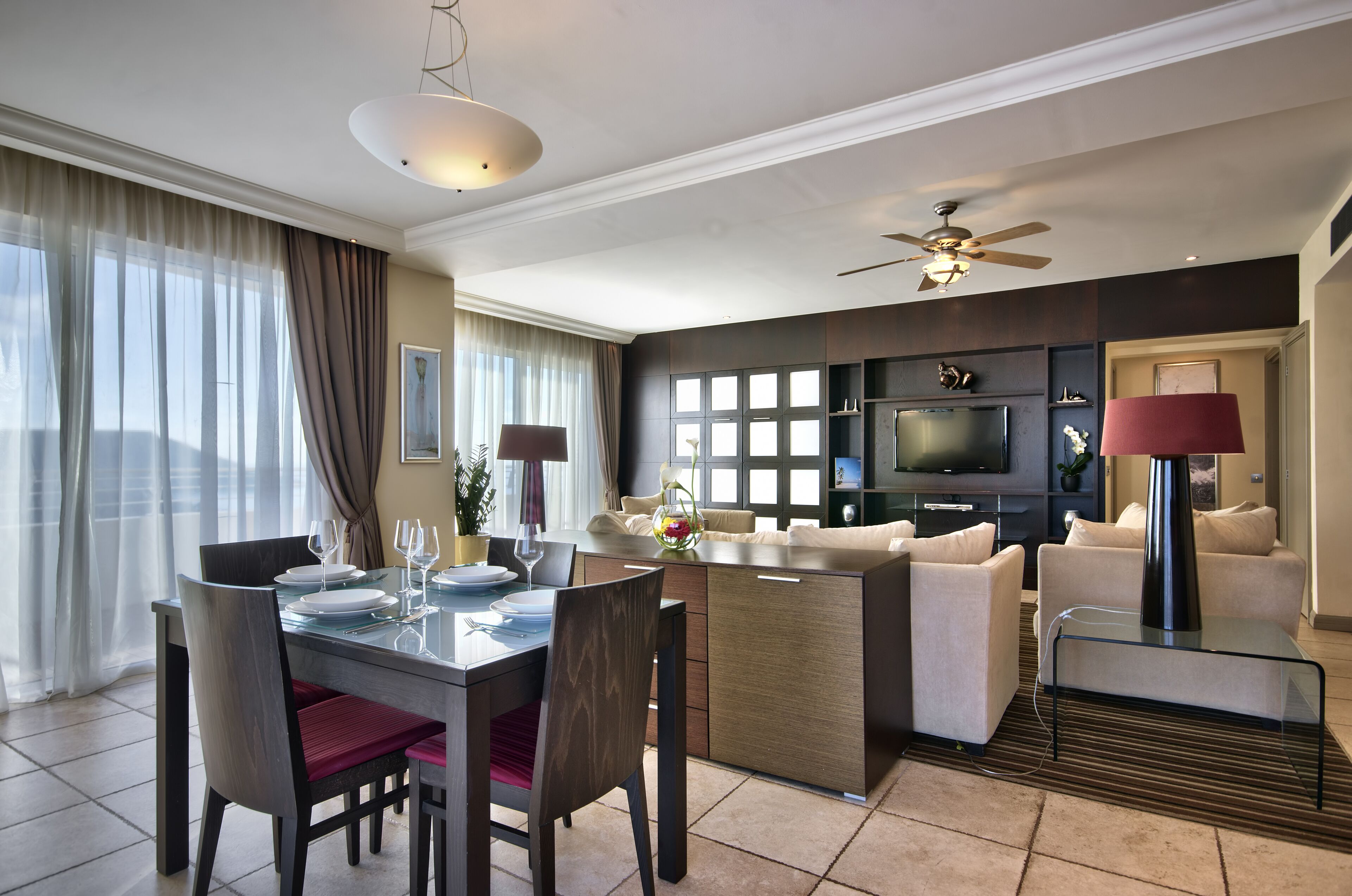 hypo-allergenic bedding, minibar, in-room safe, desk