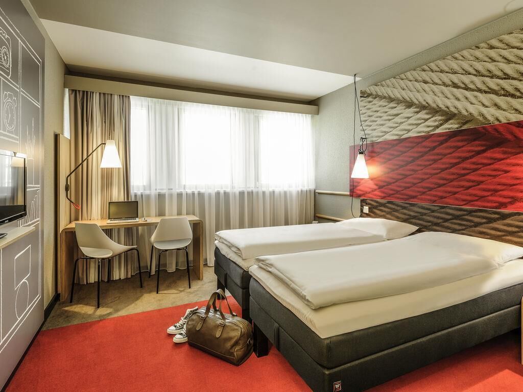 Standard Room, 2 Twin Beds | In-room safe, desk, blackout drapes, iron/ironing board