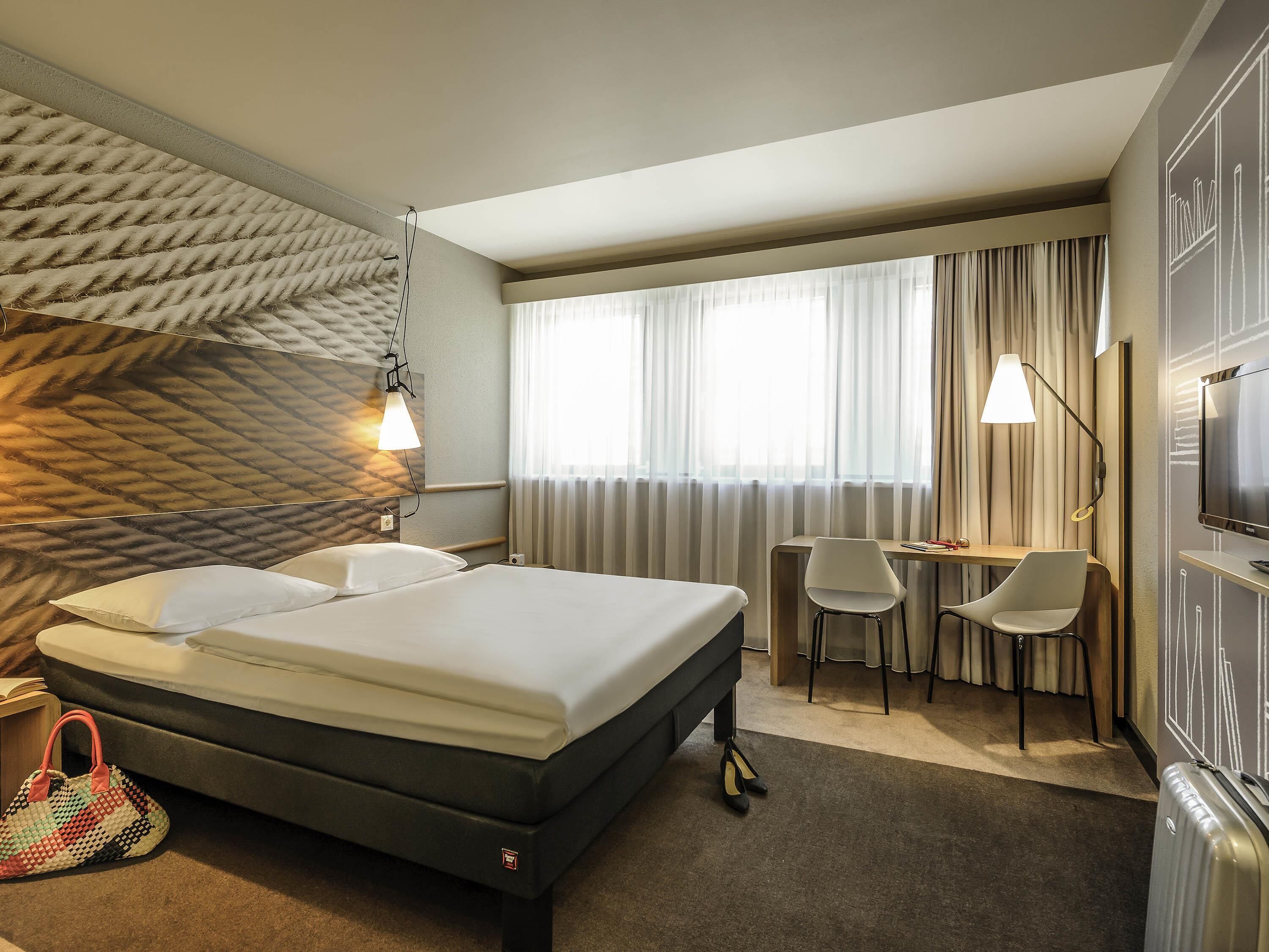 Standard Double Room, 1 Double Bed (Cosy) | In-room safe, desk, blackout drapes, iron/ironing board