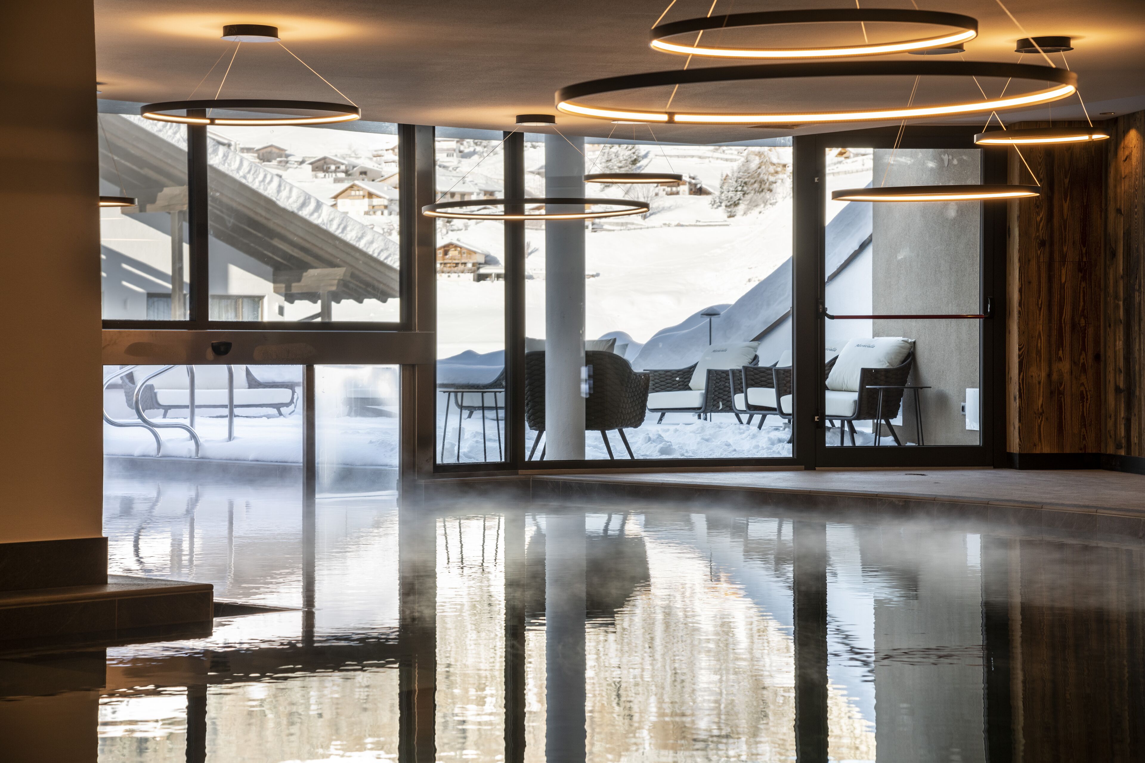 Piscine couverte, piscine extérieure (ouverte en saison)