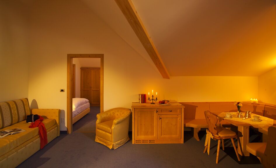 Suite Studio Familiale | Coin séjour | Télévision à écran plat