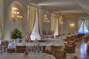 2 restaurants servant le petit déjeuner