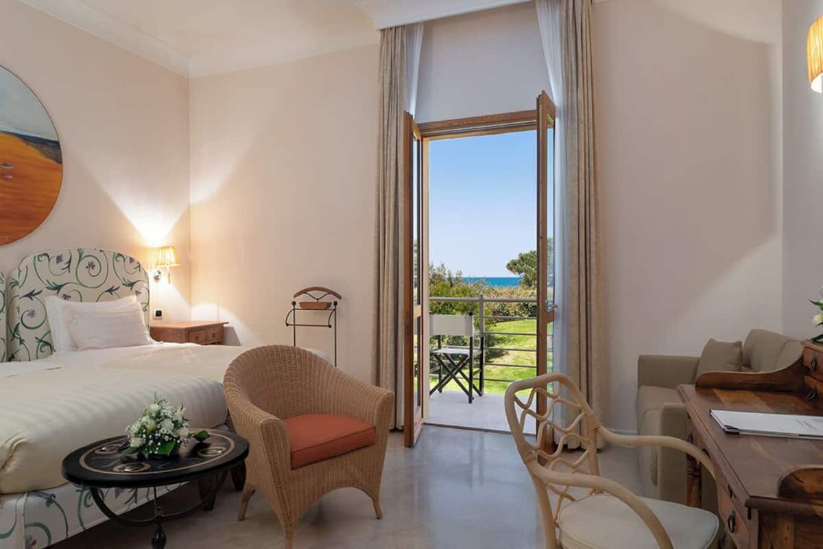 superior double or twin room, partial sea view | room amenity