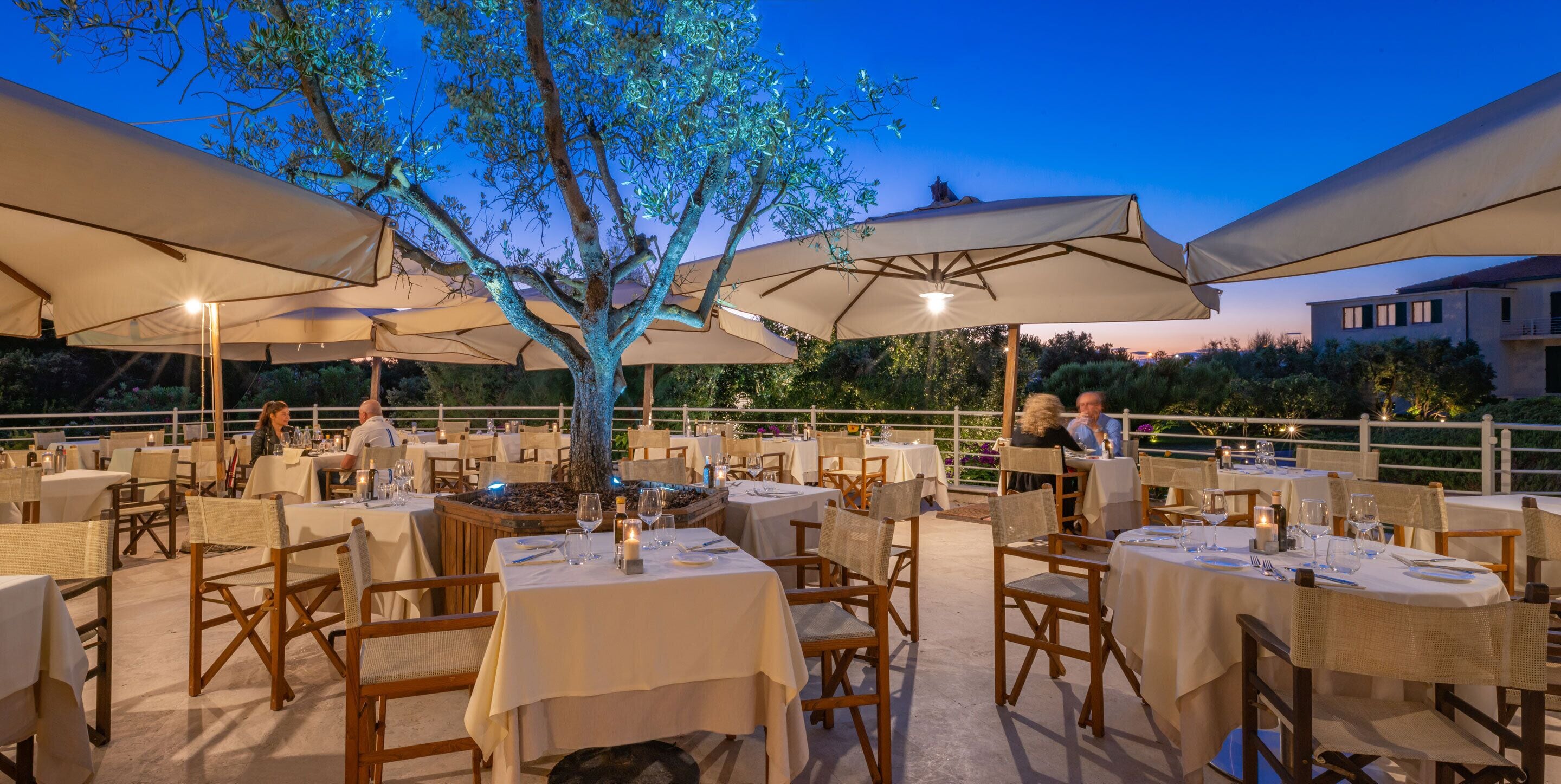 2 間餐廳；供應早餐