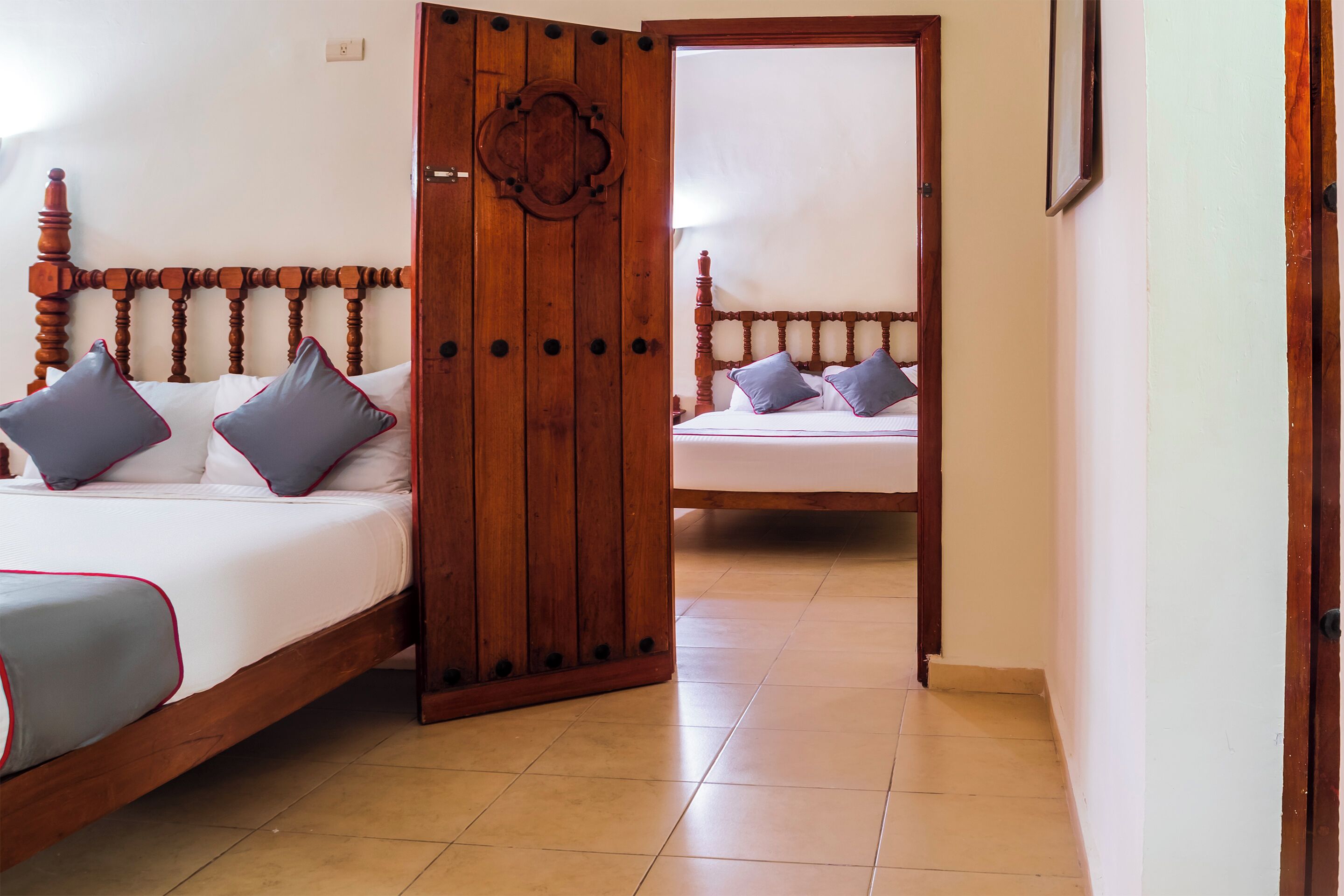 Habitación estándar (Four beds) | Wifi gratis, ropa de cama y despertador 