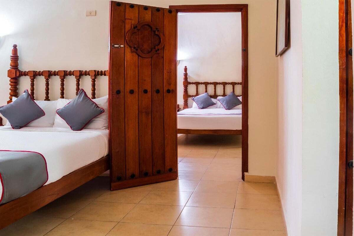 WiFi (free), alarm clocks, bed sheets