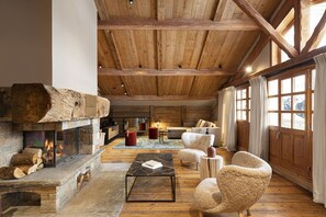 Flat-screen TV - Hotel Le Chabichou (Courchevel)