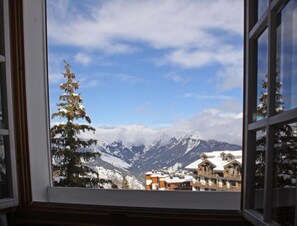 Balcony view - Hotel Le Chabichou (Courchevel)