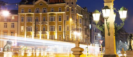 Façade de lâhĂ©bergement - soirĂ©e/nuit
