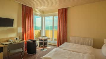 Superior Double Room | Hypo-allergenic bedding, desk, blackout curtains, soundproofing
