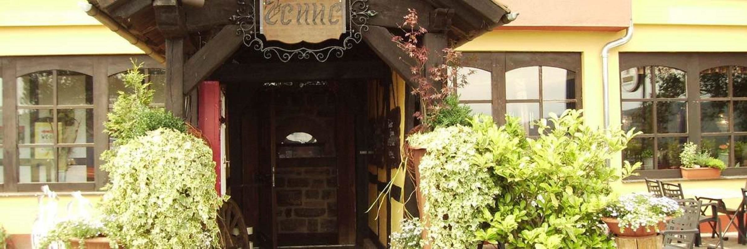 dinner served, regional cuisine, al fresco dining