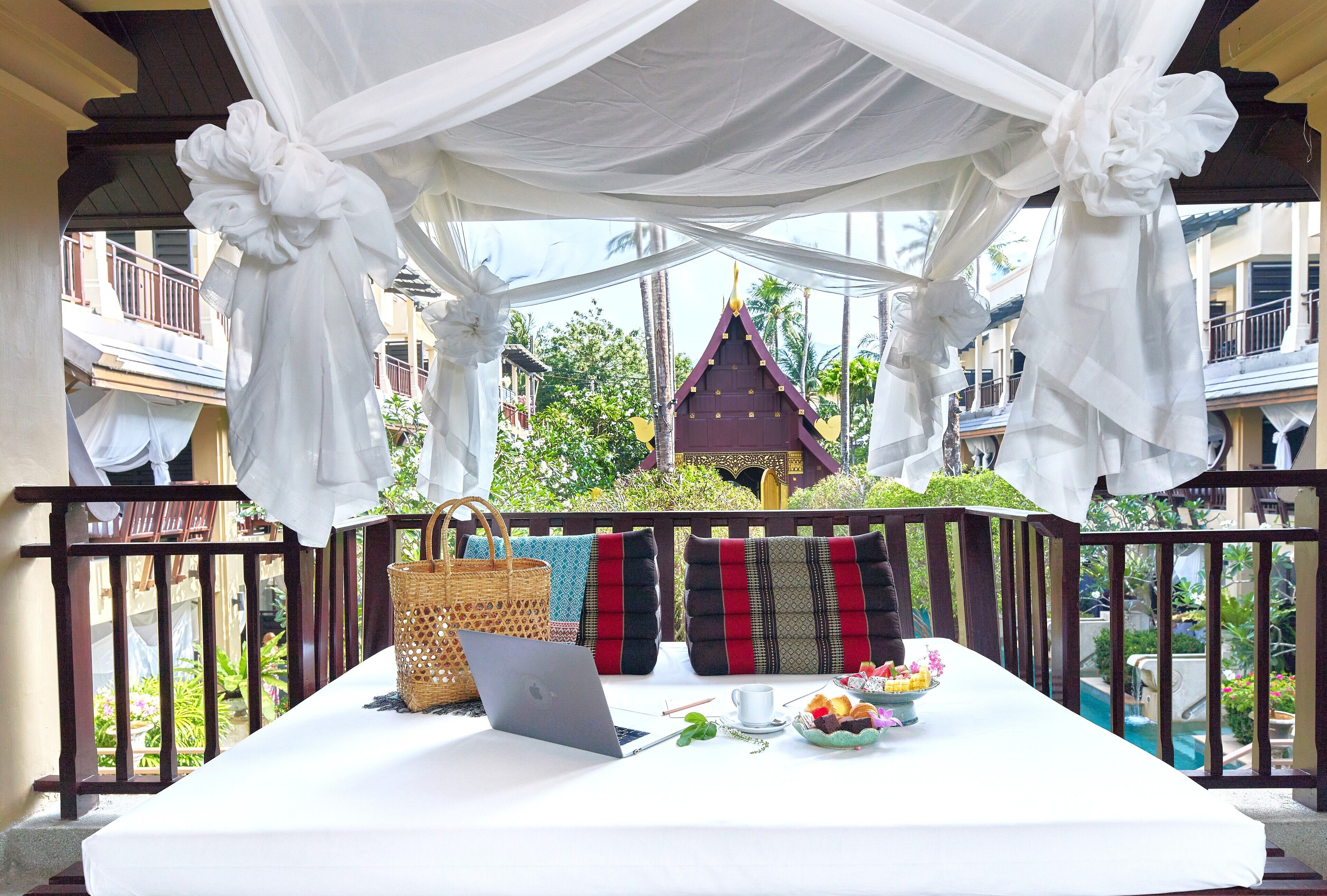 Elite Room, Pool View | Minibar, in-room safe, desk, blackout curtains