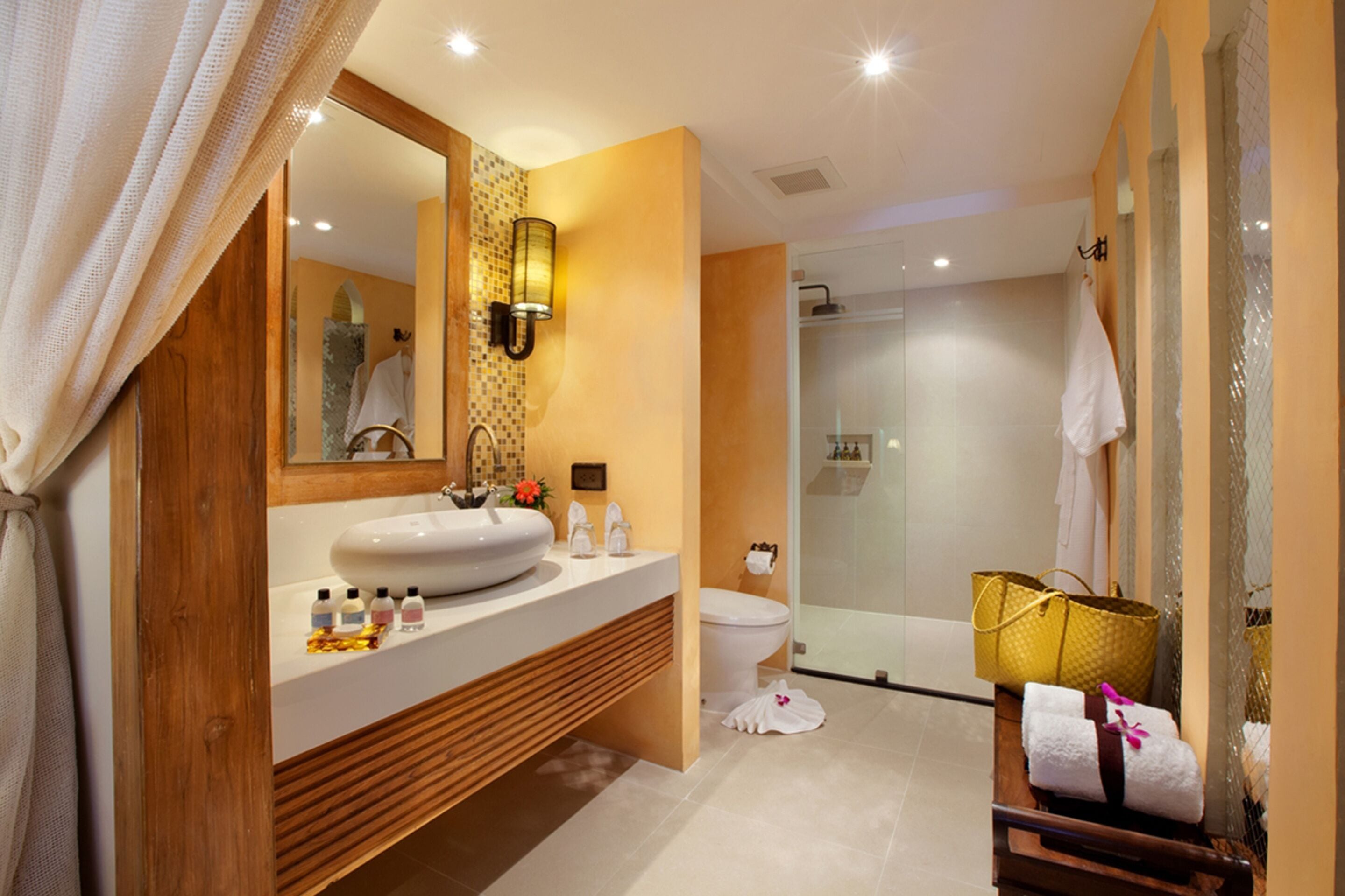 honeymoon room | bathroom | free toiletries, hair dryer, bathrobes, slippers