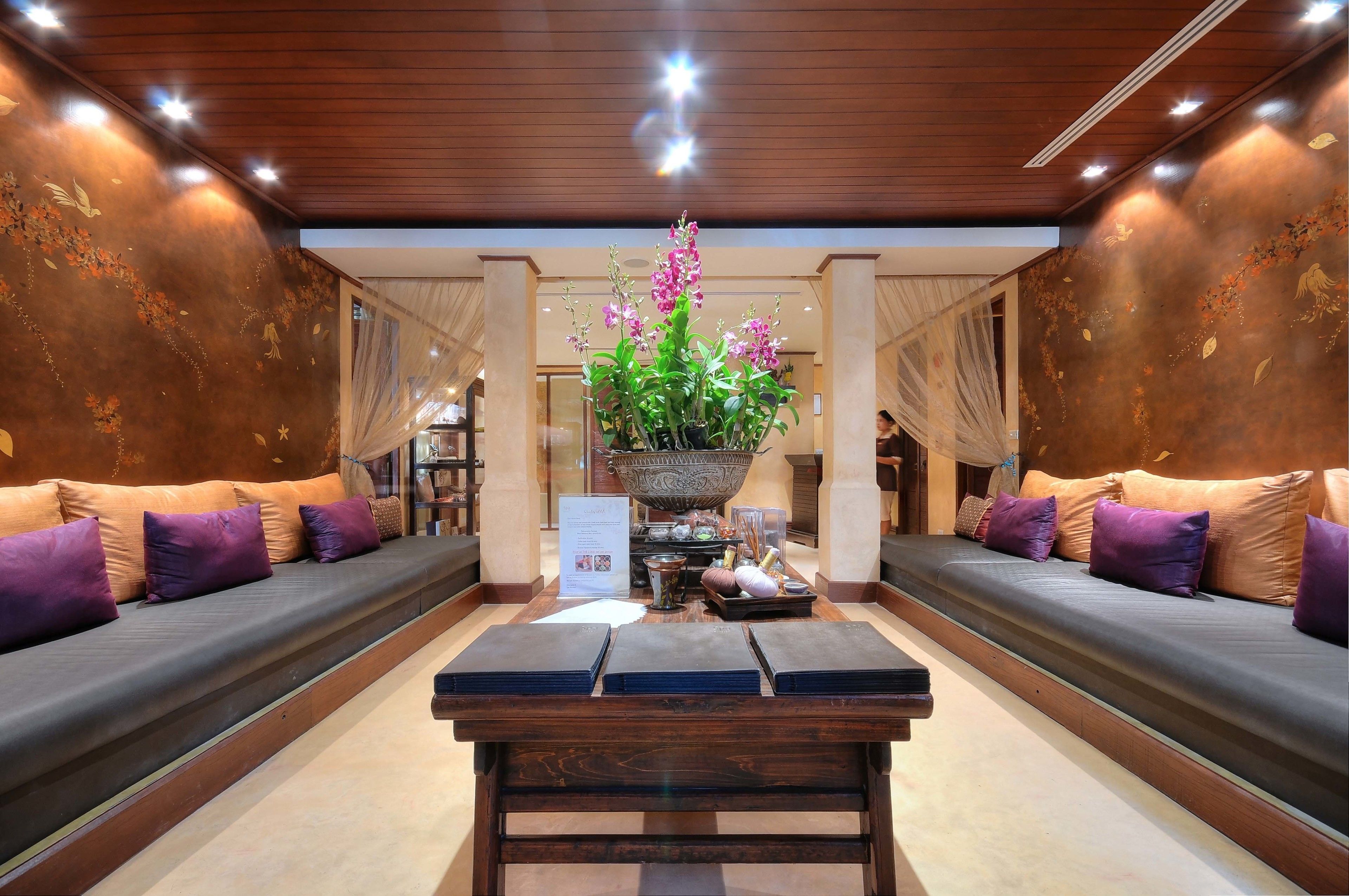 couples treatment room(s), hot tub, steam room, body treatments