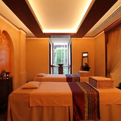 Couples treatment room(s), hot tub, steam room, body treatments