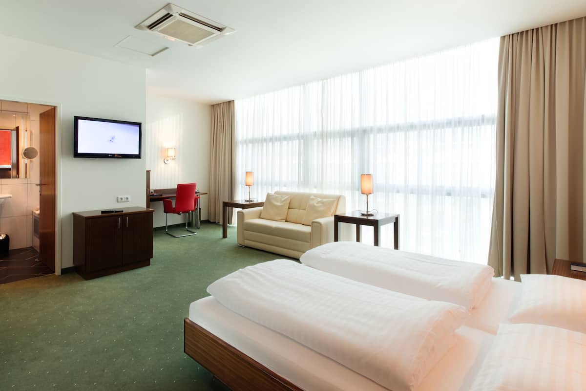 superior double room | hypo-allergenic bedding, in-room safe, desk, laptop workspace