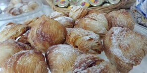 Tägliches inbegriffenes Frühstücksbuffet