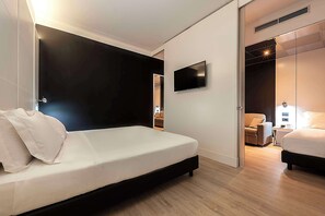 Superior Quadruple Room | Down duvets, minibar, in-room safe, desk - Best Western Hotel Quattrotorri Perugia (Perugia)