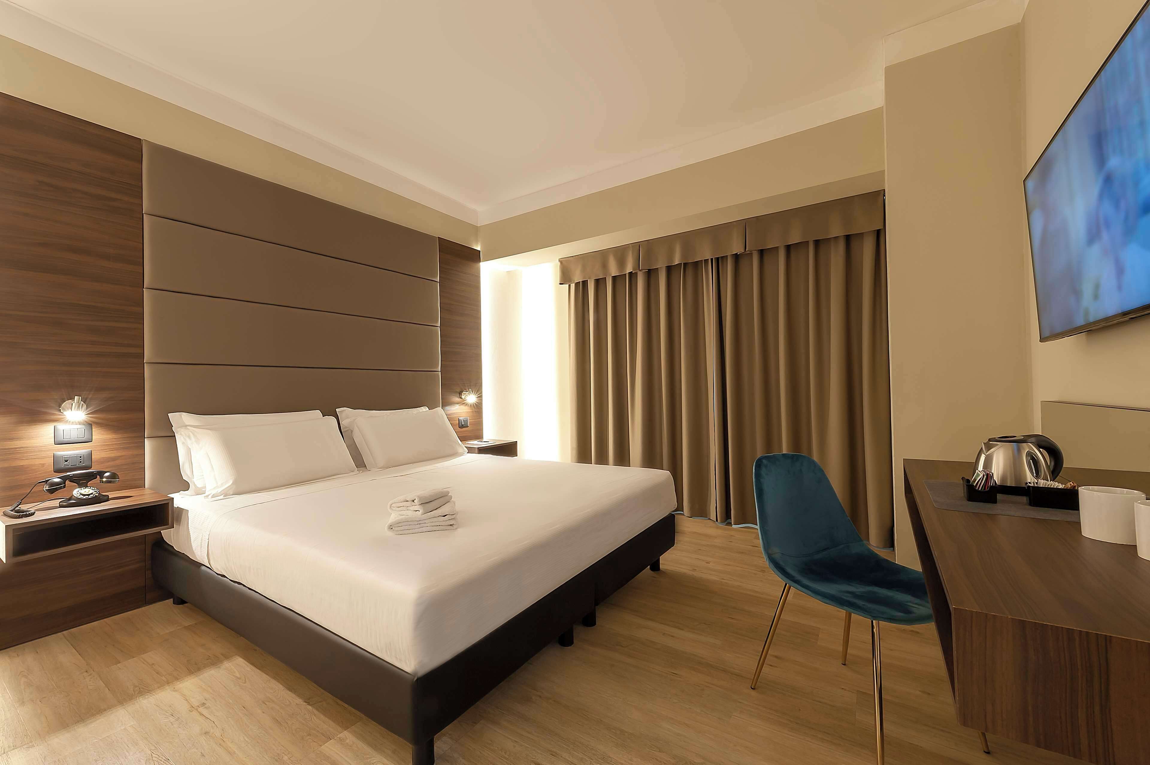 superior triple room | 1 bedroom, minibar, in-room safe, desk