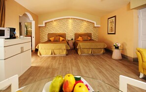 Junior Suite, 2 Double Beds | Premium bedding, in-room safe, desk, laptop workspace - Hotel Baruk Teleférico Centro Histórico (Zacatecas)