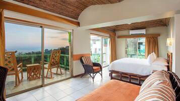Honeymoon Suite, 1 King Bed, Bathtub, Sea View | Premium bedding, down comforters, pillowtop beds, minibar