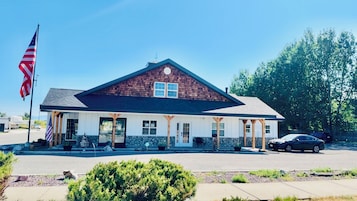 Fachada de la propiedad