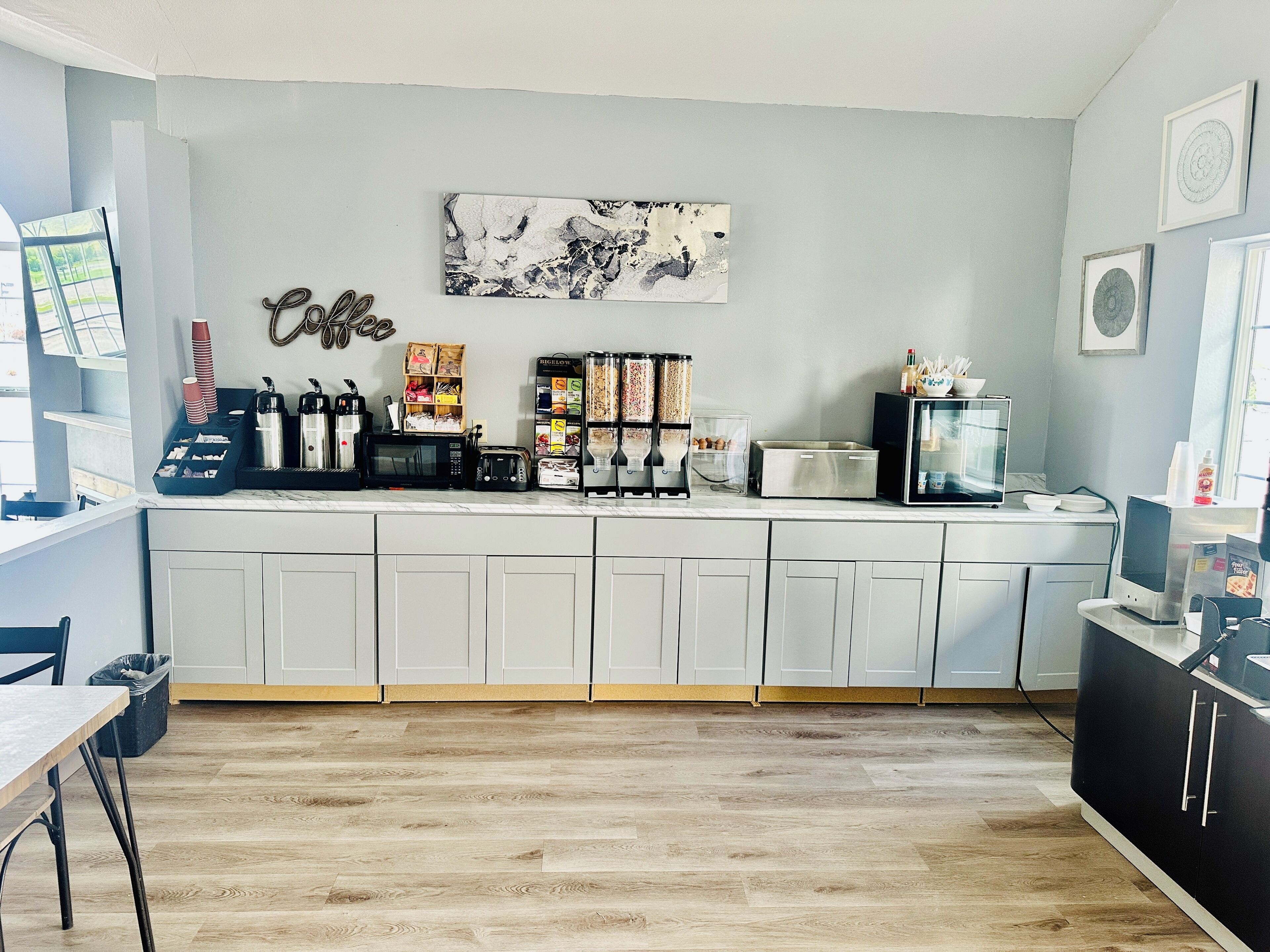 Free daily buffet breakfast