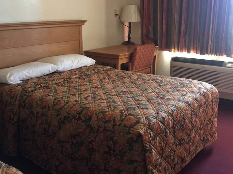 1 bedroom, premium bedding, desk, iron/ironing board