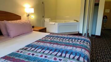 Habitación (Jacuzzi Room) | 1 dormitorio, wifi gratis, ropa de cama