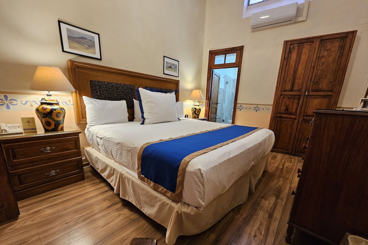 Classic Room, 1 Katil Raja (King) | Peti besi dalam bilik, dihias secara berasingan