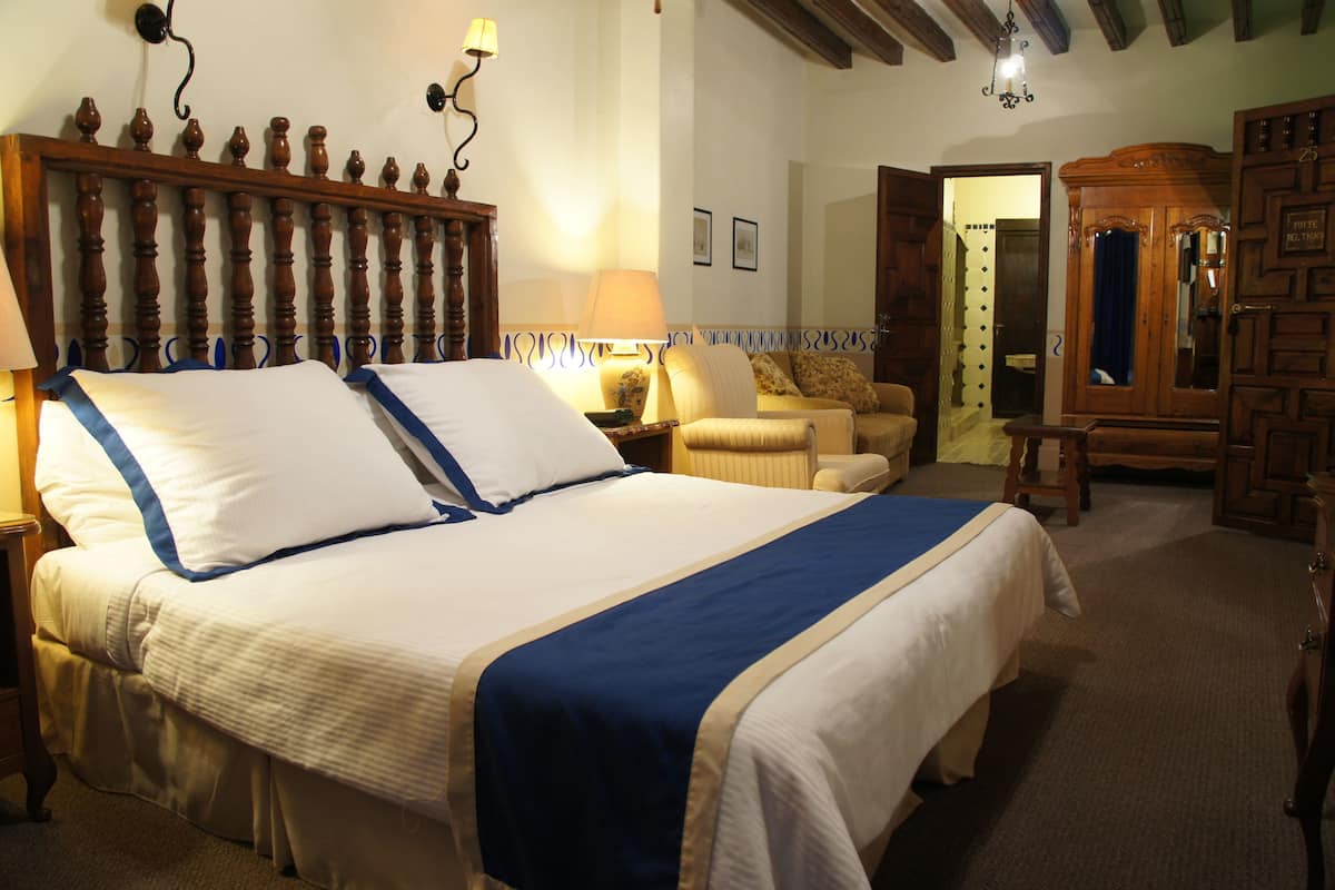 grand studio suite, balcony | 1 bedroom, in-room safe, individually decorated, individually furnished