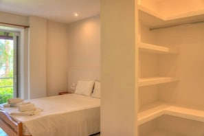 Deluxe Apartment, 2 Bedrooms, Balcony, Corner | Minibar, desk, free WiFi, bed sheets - Benitses Arches (Corfu)