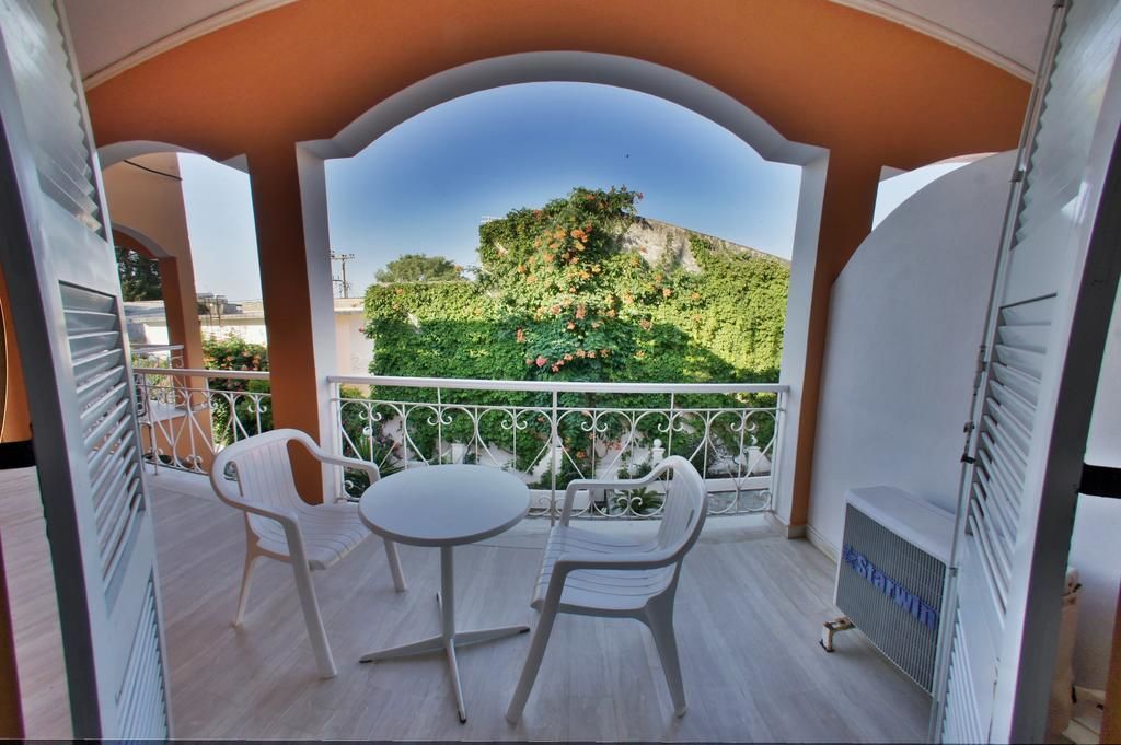 standard room, 1 double bed, balcony | 1 bedroom, minibar, desk, free wifi