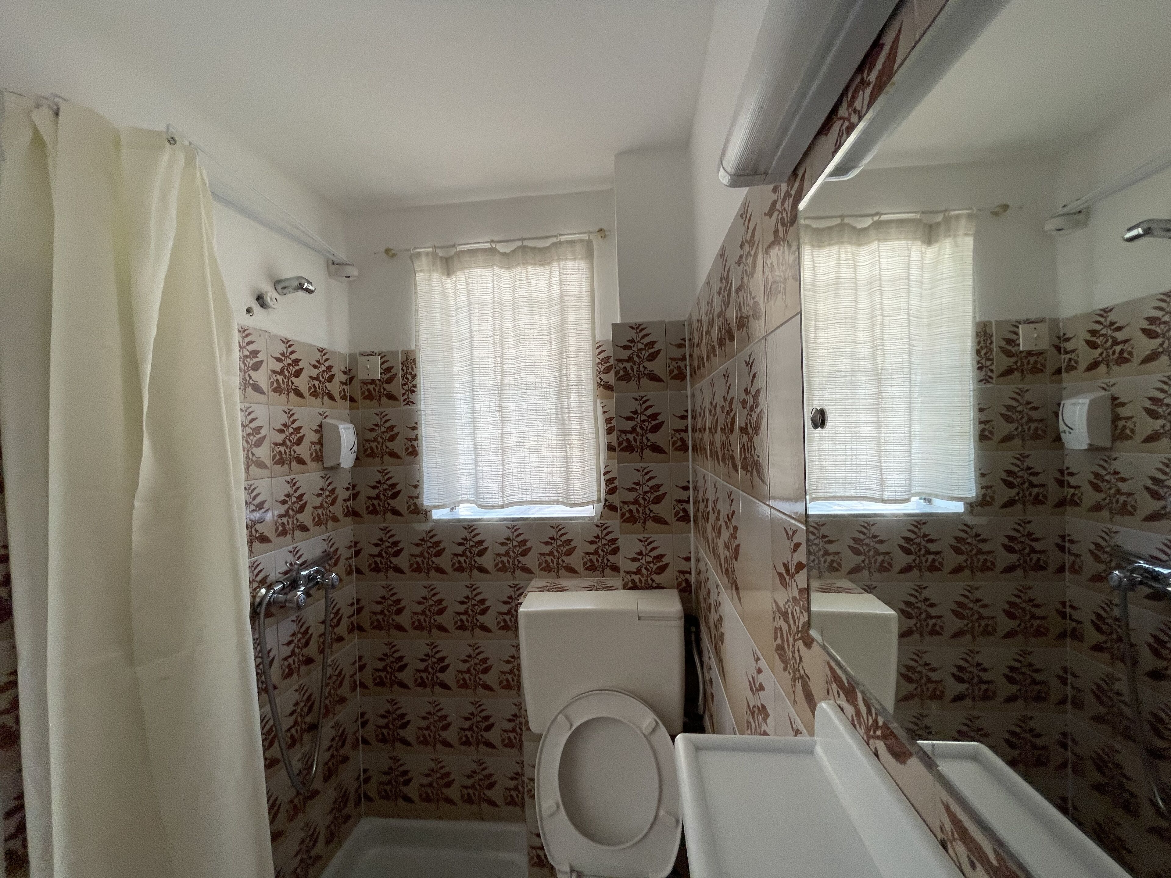 basic studio, 1 bedroom, balcony, mountain view | bathroom | shower, towels