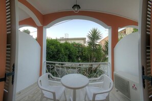 Minibar, desk, free WiFi, bed sheets - Benitses Arches (Corfu)